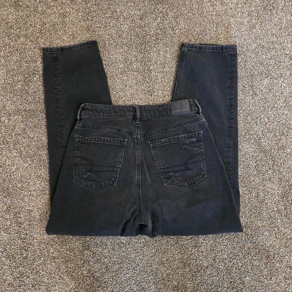 Women's American Eagle black straight leg mom fit ripped knee denim jeans 4 - Picture 5 of 7
